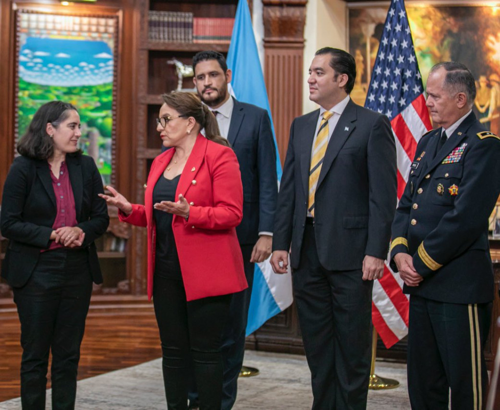 Subsecretaria de Defensa de EE.UU. Melissa Dalton, se reunió con la presidenta de Honduras, Xiomara Castro.jfif 2