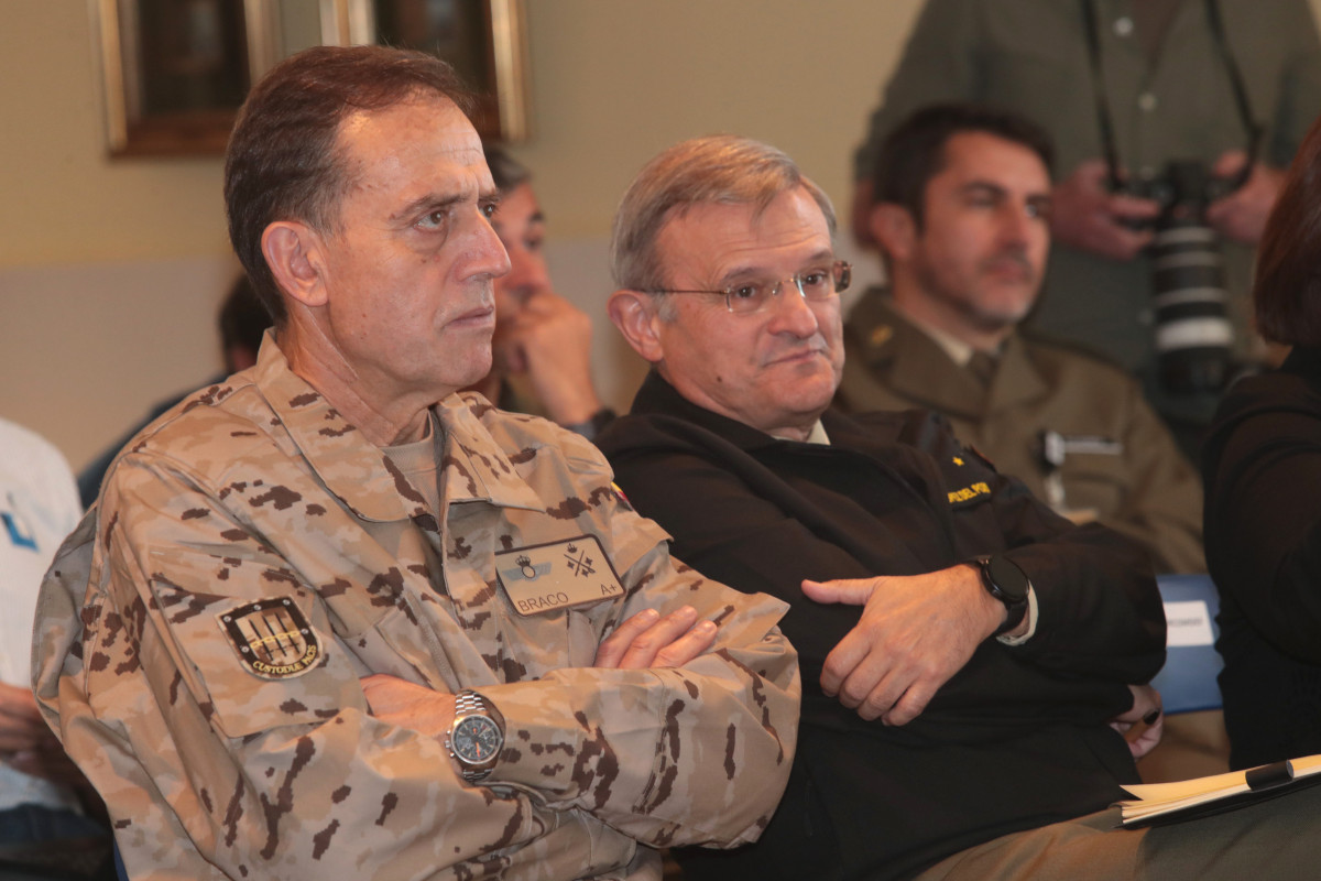 Braco y del Pozo adiestramiento ucranianos Foto Minsiterio de Defensa