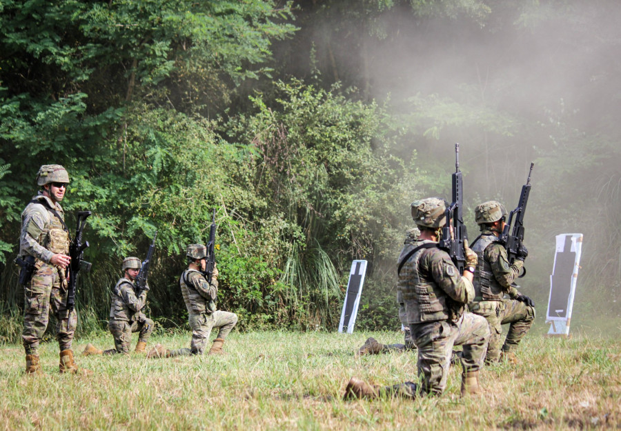 Ejercicio de tiro con fusil