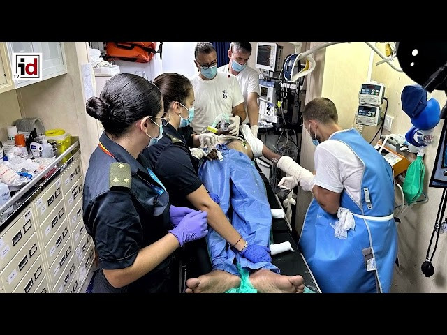 La fragata Santa María presta apoyo sanitario a un pesquero en alta mar