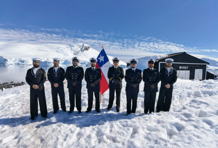 Especialistas de Litoral en la Antártica Foto Armada de Chile