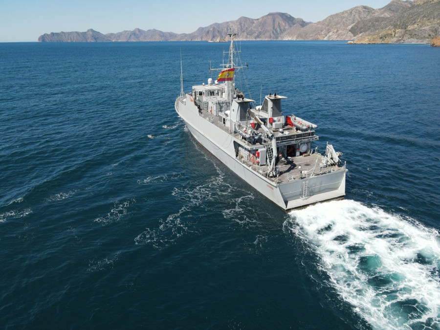 Cazaminas armada