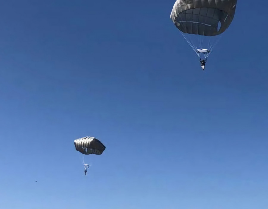 Paracaídas T 11 Foto referencial Ejército de Chile