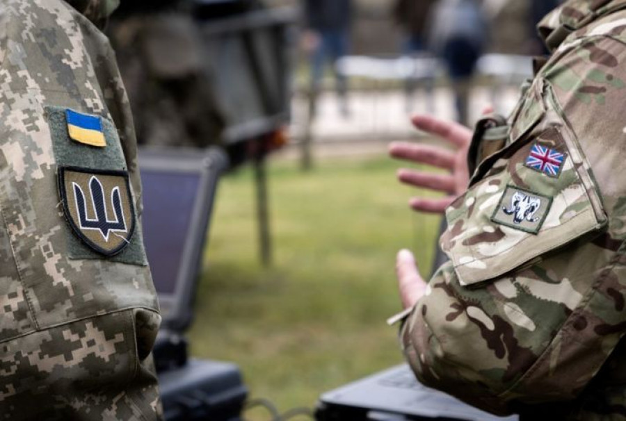 Soldado ucraniano formado por tropas británicas. Foto Ministerio de Defensa de Reino Unido