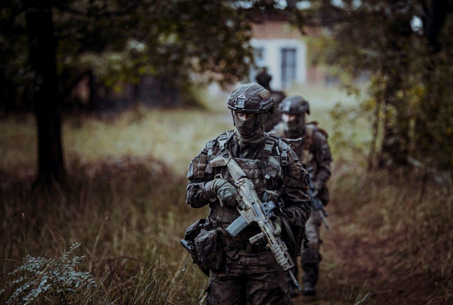 Soldados equipados con fusiles MSBS Grot. Foto PGZ