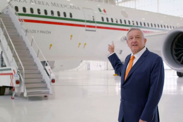 Presidente de México confirmó que aerolínea operada por la Sedena podría iniciar este mismo año