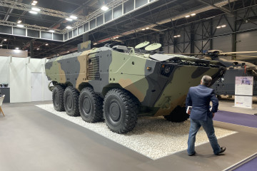 Nuevo blindado 8x8 Superav de IDV expuesto en la feria Feindef 2021. Foto Ginés Soriano Forte  Infodefensa