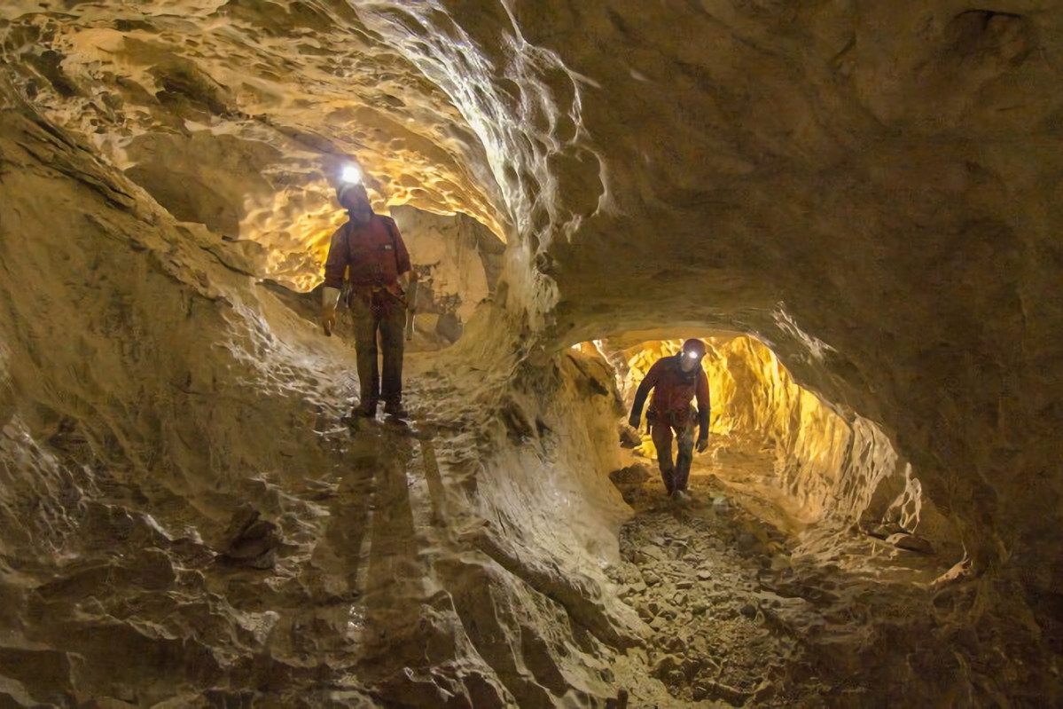 La expediciu00f3n contempla exploraciones espeleolu00f3gicas relacionadas a la botu00e1nica, geologu00eda, paleoclimatologu00eda, microbiologu00eda, entre otros estudios Foto Armada de Chile