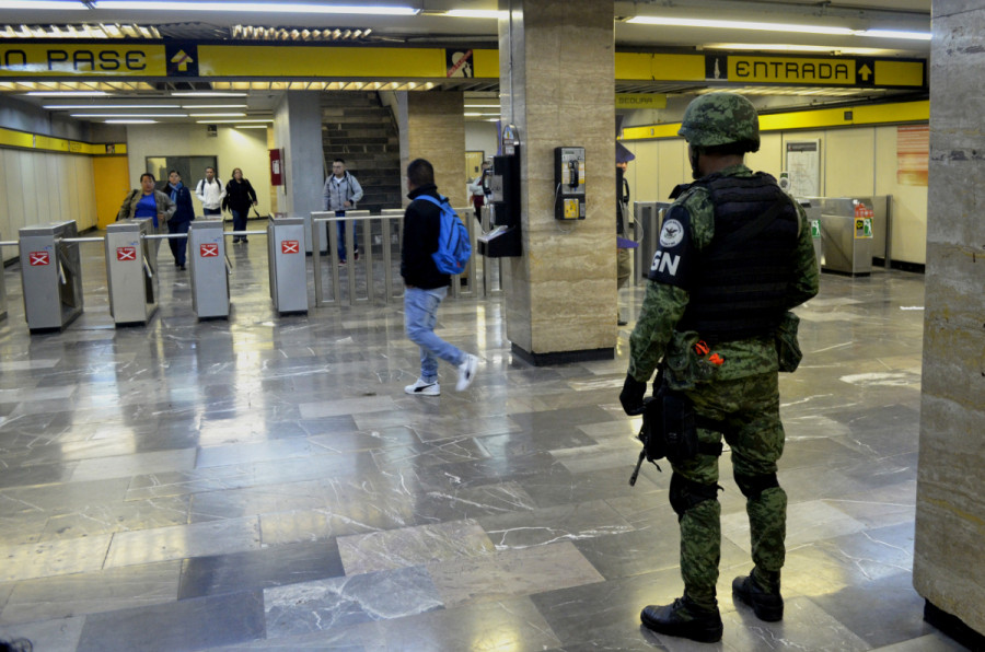 Despliegan Guardia Nacional en metro de la Ciudad de México