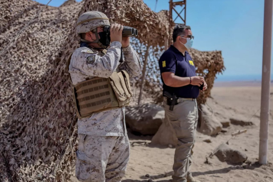 Personal militar y de la PDI en labores de vigilancia fronteriza en Arica Foto Ejército de Chile