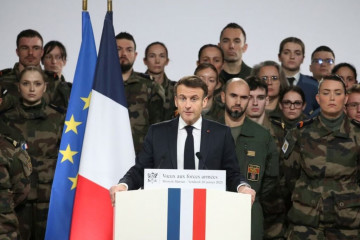 Emmanuel Macron en la base de Mont de Marsan presentando la nueva planificación de defensa 2024 2030. Foto Ministerio de las Fuerzas Armadas de Francia