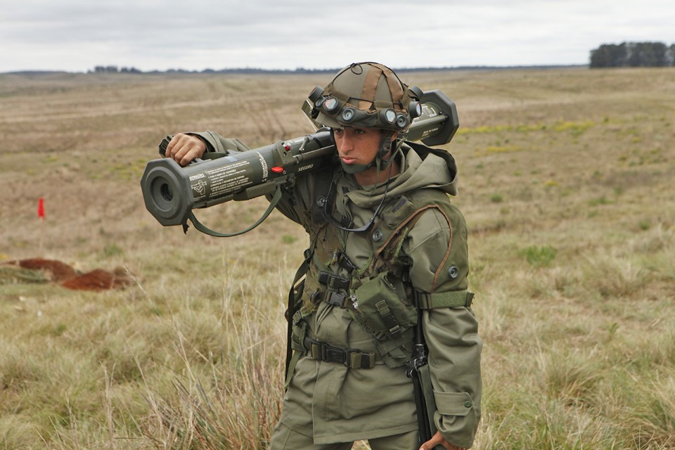 El BT47 permite el entrenamiento de armamento como el lanzacohetes AT4 en el Eju00e9rcito de Brasil Foto Saab