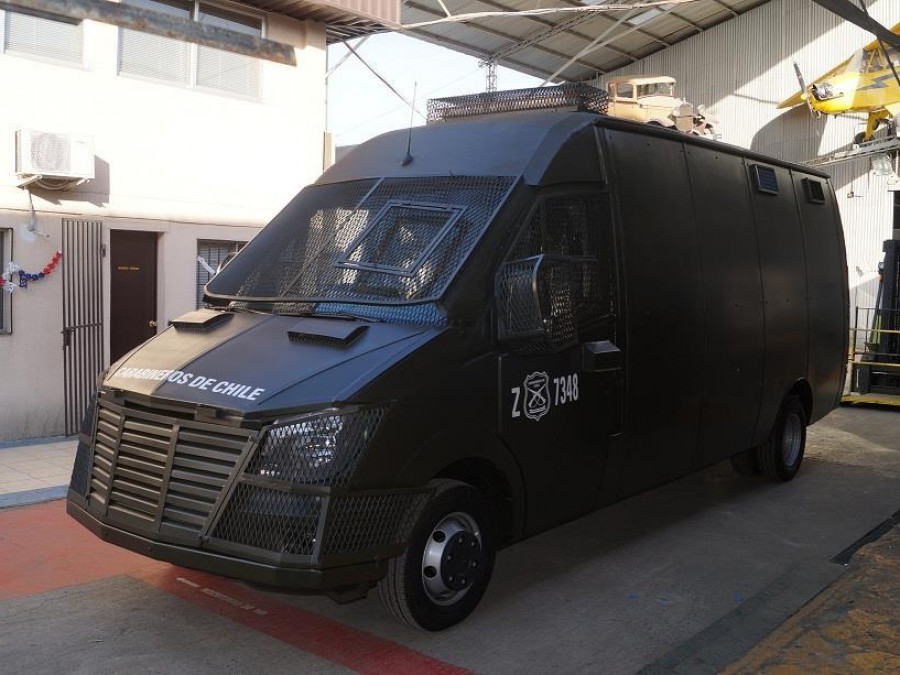Vehículo blindado de transporte de personal de Carabineros de Chile Foto Grisolia