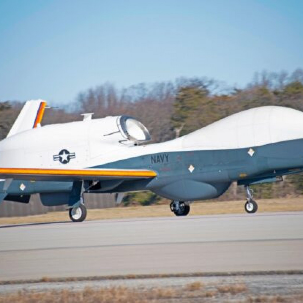 El MQ-4C Triton se entrena para operar con hielo en las alas