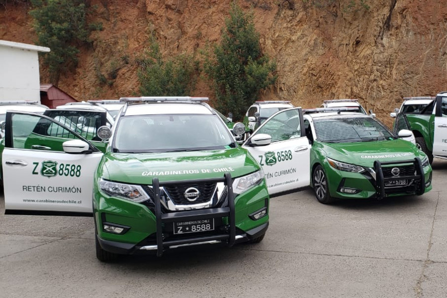 Entrega de vehiculos policiales Nissan a la V Zona Foto Carabineros de Chile