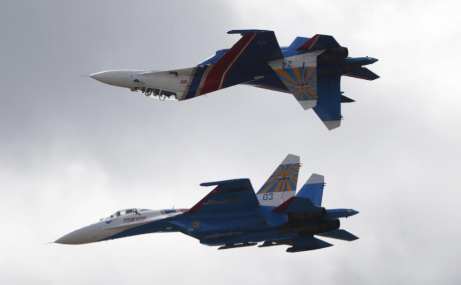 Dos cazas rusos en una exhibicion aérea