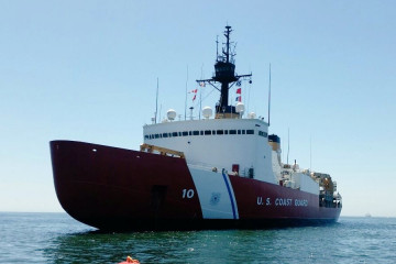 La anterior visita del rompehielsos Polar Star a Valparaíso fue en 2016 Foto Armada de Chile