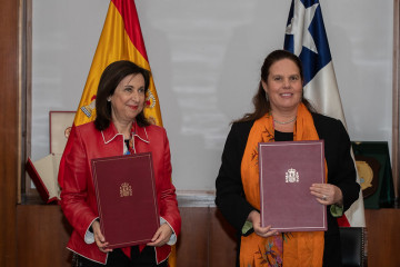 Ministras Fernández y Robles    Foto Mind Def Esp