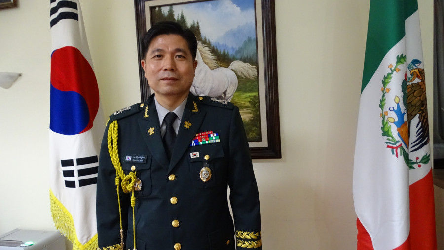 Lee agragado militar de corea en meéxico   fot quevedo