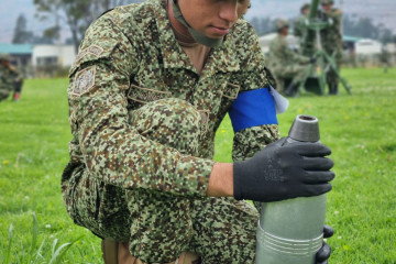 Mortero 120mm ARC. Foto Armada de Colombia
