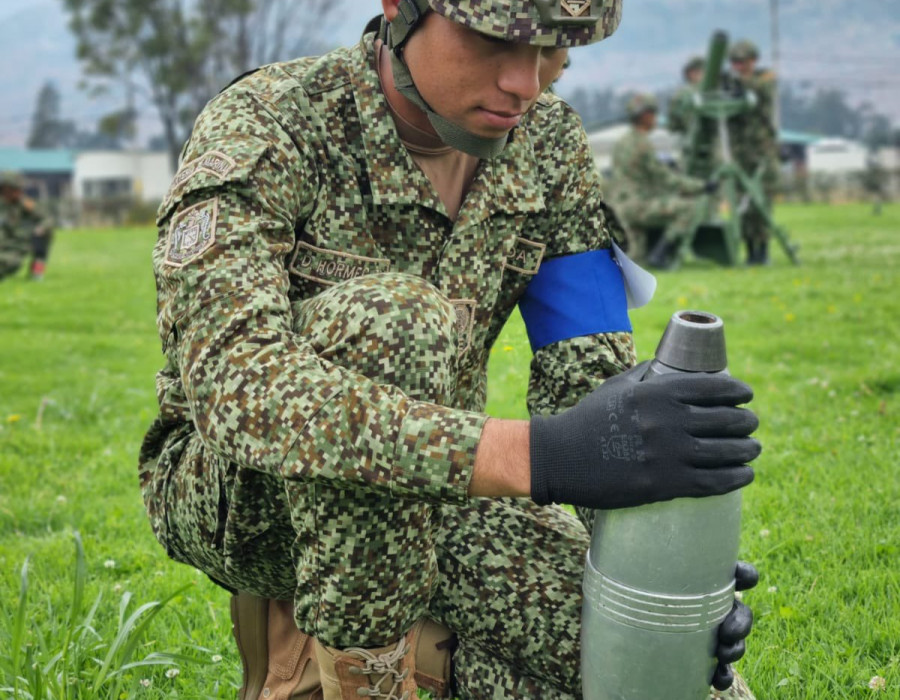 Mortero 120mm ARC. Foto Armada de Colombia