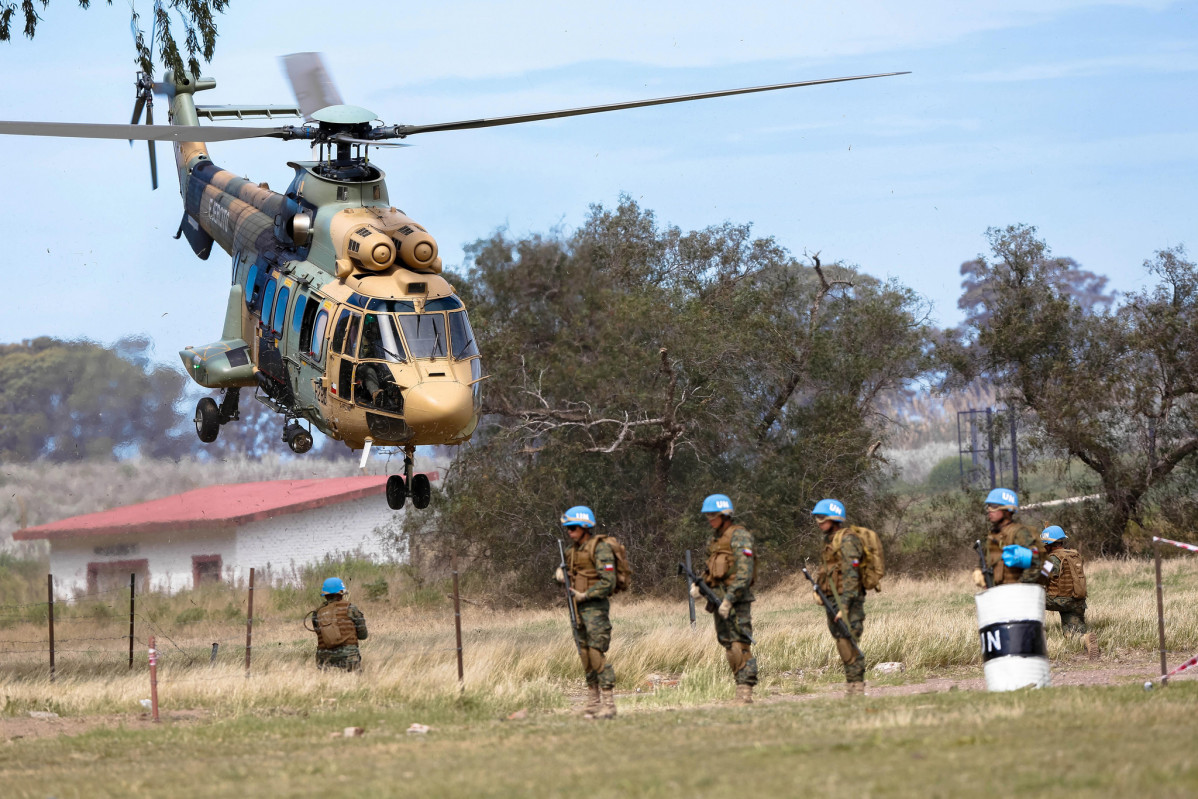 Helicu00f3ptero de asalto Airbus AS352 AL Cougar del Eju00e9rcito de Chile en ejercicio Cruz del Sur III en Argentina Foto Estado Mayor Conjunto de Chile