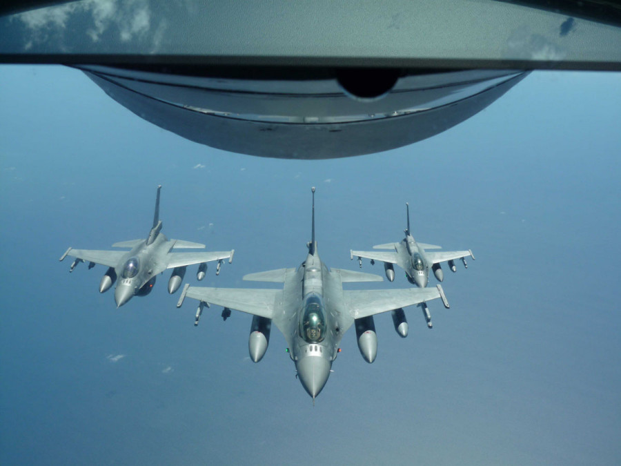 Aviones Lockheed Martin F 16 Block 50 del Grupo de Aviación N 3 se desplegaron en octubre del 2012 a EEUU  para participar en un ejercicio con el Ala de Combate 149 de la Guardia Nacional Aérea de T