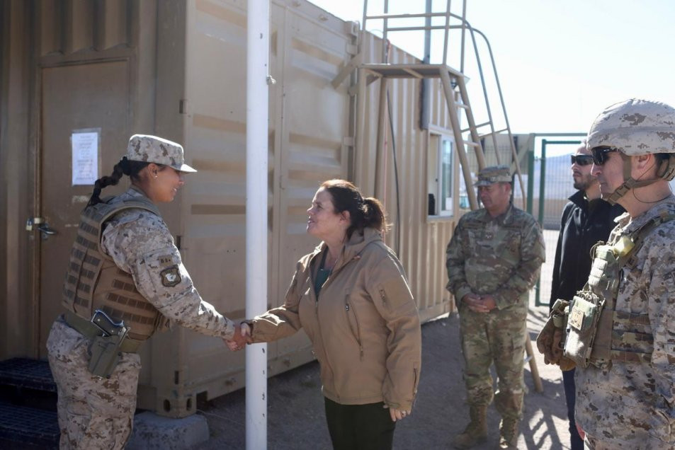 Ministra Maya Fernu00e1ndez visita puestos fronterizos del Eju00e9rcito en Tarapacu00e1 Foto Ministerio de Defensa Nacional de Chile