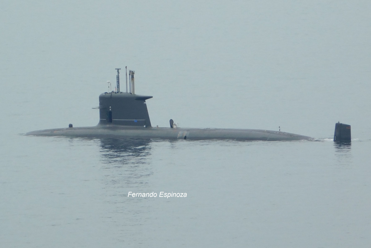 Submarino SS 22 General Carrera de la Armada de Chile frente a la playa San Mateo de Valparau00edso Foto Fernando Espinoza D