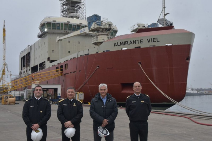 Visita del subsecretario Barrueto a Asmar Talcahuano Foto Armada de Chile