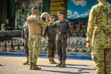 El Salvador sigue equipando con chalecos y cascos balísticos a sus militares