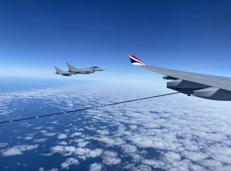 Primer suministro en vuelo de combustible sostenible. Foto. Airbus.