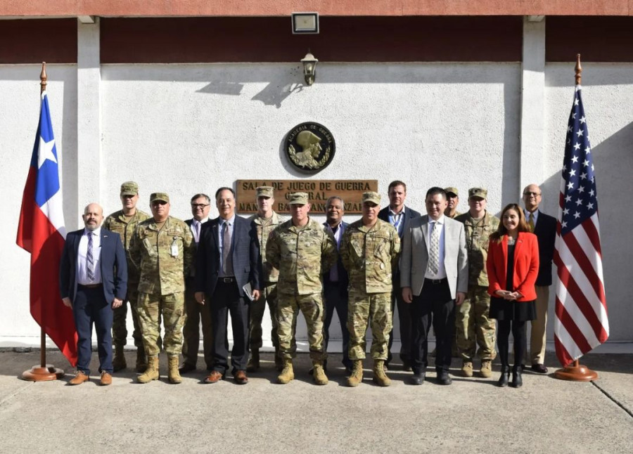 Visita del Devcom del Ejército de Estados Unidos a la Academia de Guerra Foto Ejército de Chile