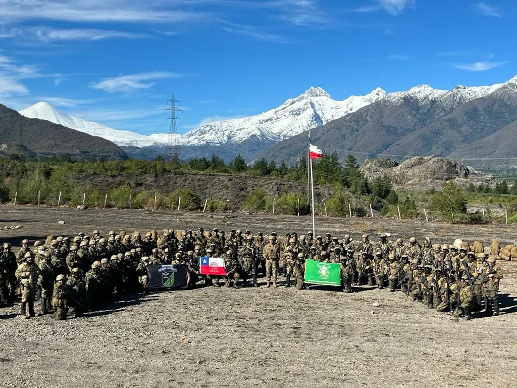 Entrenamiento de la Compau00f1u00eda Andina del Destacamento de Montau00f1a Los u00c1ngeles y Escuela de Paracaidistas y Fuerzas Especiales en Antuco Foto Eju00e9rcito de Chile