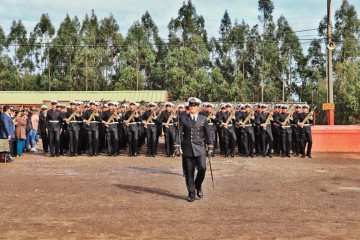 Entrega de armas de servicio a soldados Infantes de Marina del Servicio Militar Foto Armada de Chile