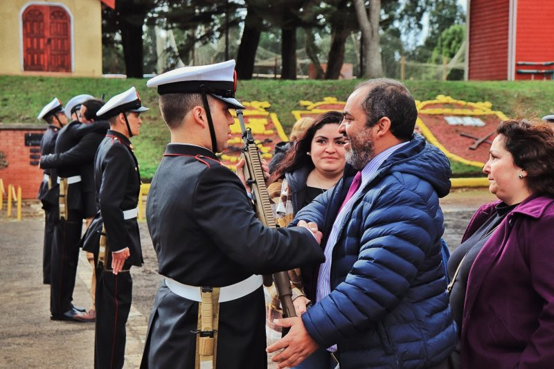 Entrega de armas de servicio a soldados Infantes de Marina del Servicio Militar Foto Armada de Chile 005