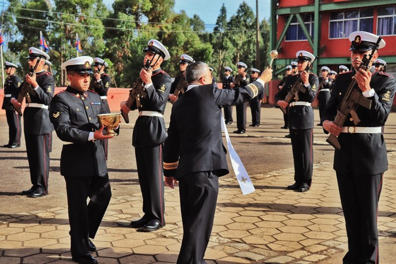 Entrega de armas de servicio a soldados Infantes de Marina del Servicio Militar Foto Armada de Chile 004