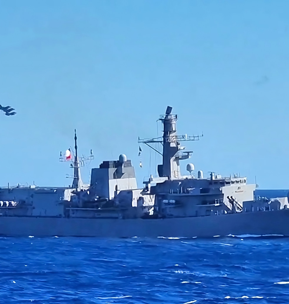 Aviones F 16 y fragata Almirante Condell en ejercicio en el Teatro de Operaciones Norte Imagen Armada de Chile