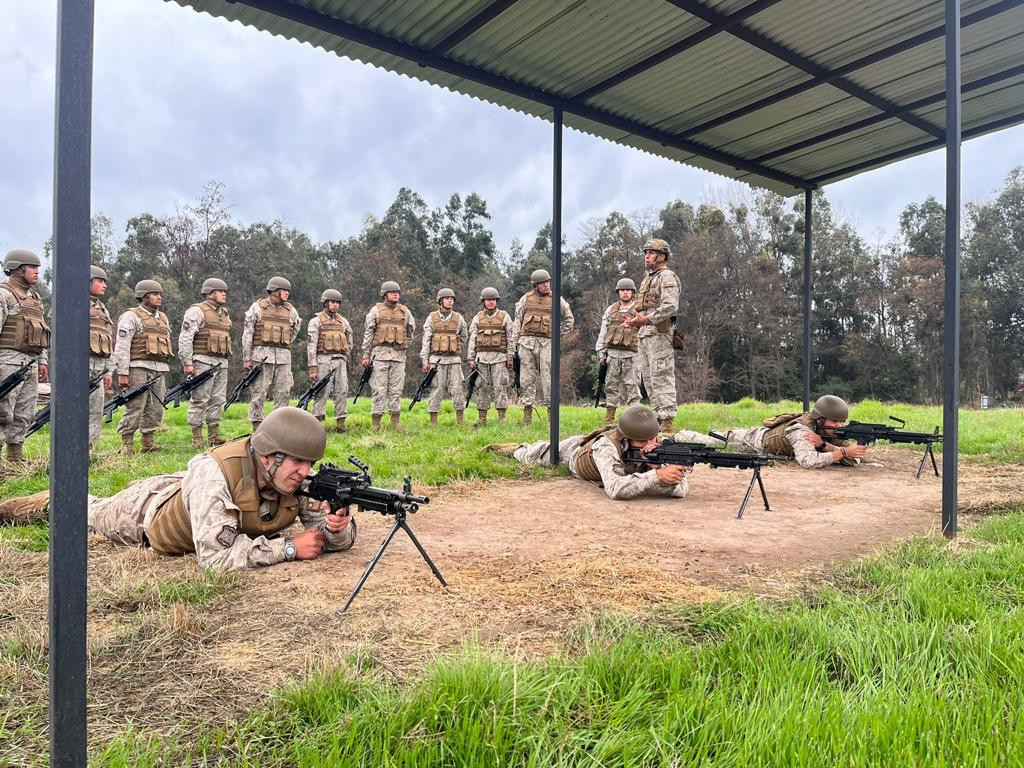 Soldados conscriptos OME sirviente ametralladora FN Herstal Minimi Foto Eju00e9rcito de Chile