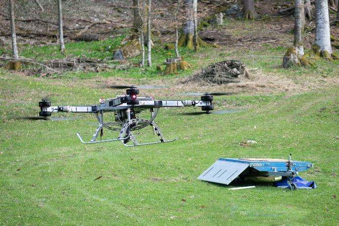 Leonardo adquiere un 10% de la empresa FlyingBasket, especializada en drones de carga