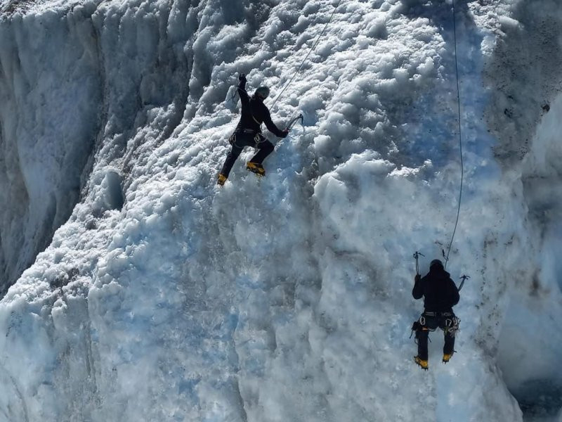 Escalada en hielo Foto Armada de Chile