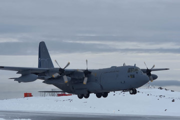 KC 130R Hercules numeral 999 de la FACh operando en la Base Aérea Antártica Presidente Eduardo Frei Montalva Foto FACh