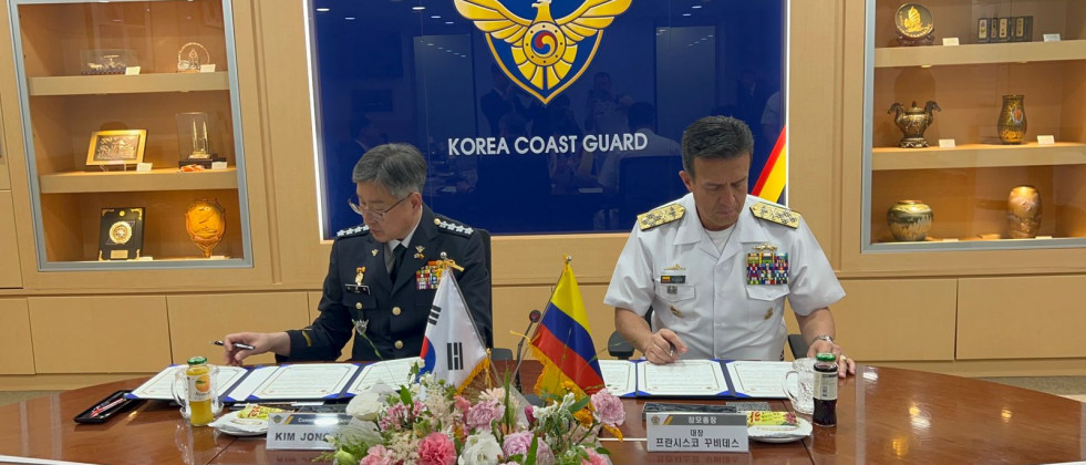 Armada Coreana y Colombiana. Foto ARC