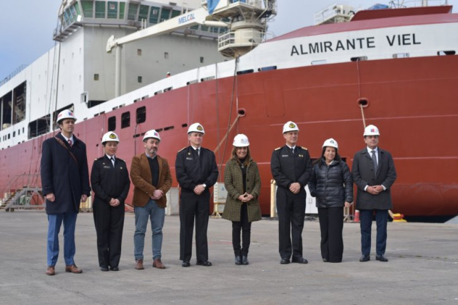 Visita de la subsecretaría de Relaciones Exteriores a Asmar Talcahuano Foto Armada de Chile