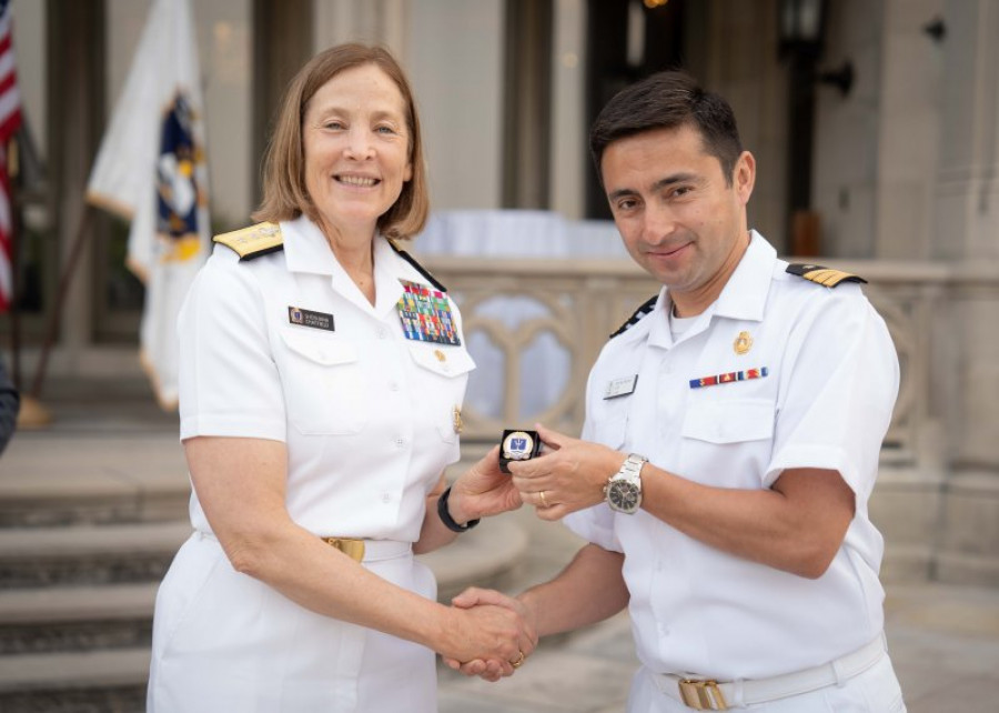 Ceremonia de egreso del curso Naval Command College de Estados Unidos Foto Armada de Chile 002