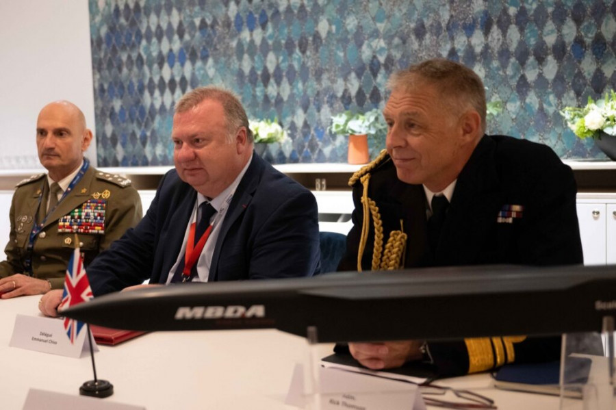 Representantes de Italia, Reino Unido y Francia en un encuentro en Paris Air Show 2023 sobre la iniciativa FC ASW. Foto. MBDA