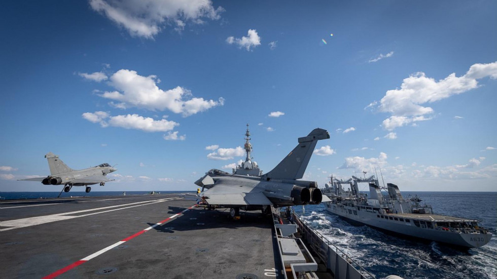 Aviones de combate Rafale M sobre el portaaviones francés Charles de Gaulle. Foto. Marina Nacional Francesa