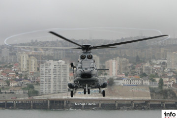 Helicoptero Airbus AS332L Super Puma de la Aviación Naval de la Armada de Chile Foto Nicolas Garcia E