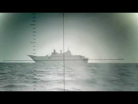 Vídeo: El buque insignia Juan Carlos I visto desde el periscopio de un submarino de la Armada