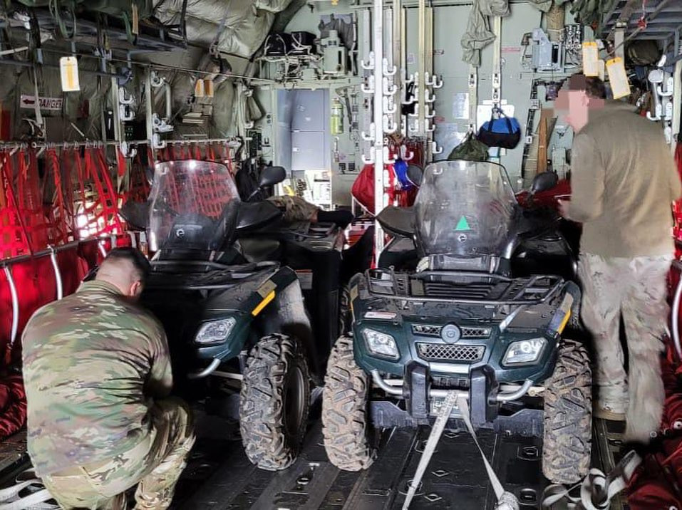 Cuadrimotos Can Am Outlander de la BOE Lautaro a bordo de un C 130 Hercules Foto Eju00e9rcito de Chile